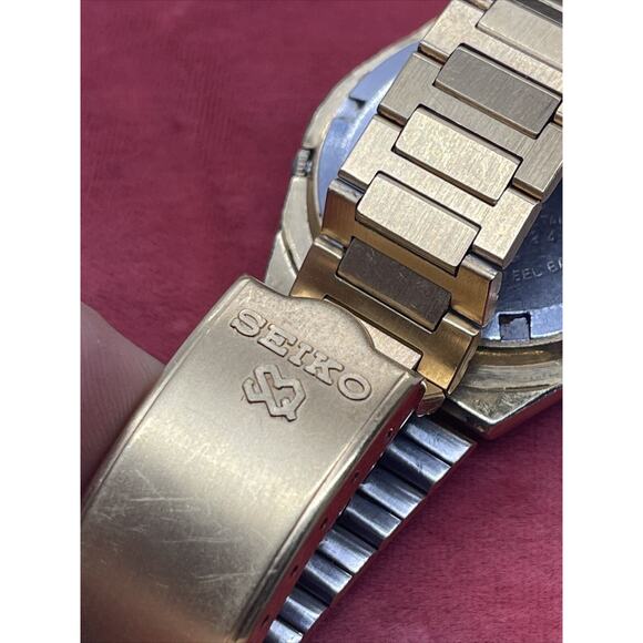 Vintage Seiko 7009- 8079 Watch 17 Jewels Automatic Day Date Running Gold Tone - Picture 9 of 11